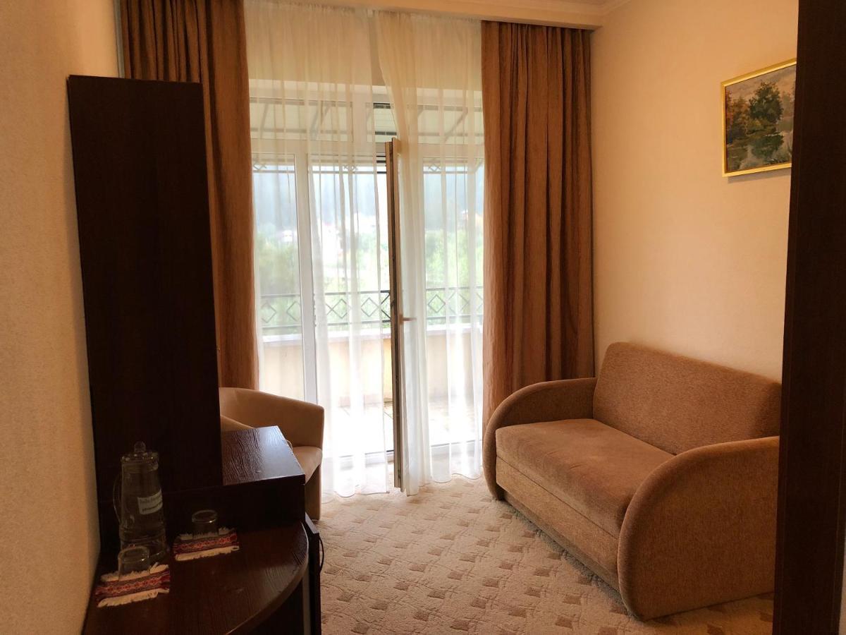 Gerdan Hotel ยาเรมชา ภายนอก รูปภาพ