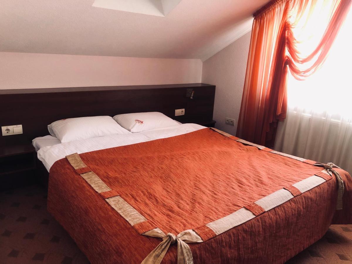 Gerdan Hotel ยาเรมชา ภายนอก รูปภาพ